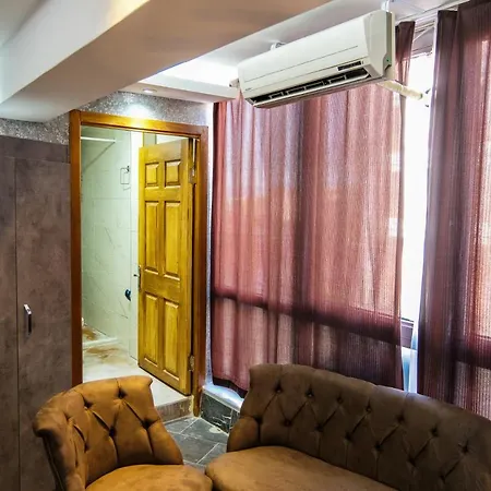 Aparthotel Royal Suit